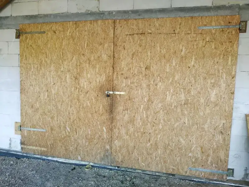 Jak zrobić drzwi z płyty OSB: kompletna instrukcja dla majsterkowicza