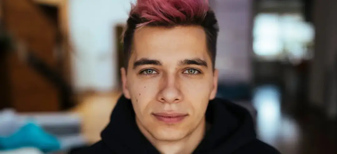 Z kim jest Friz? Poznaj jego związek z Wersow i Ekipą Friza