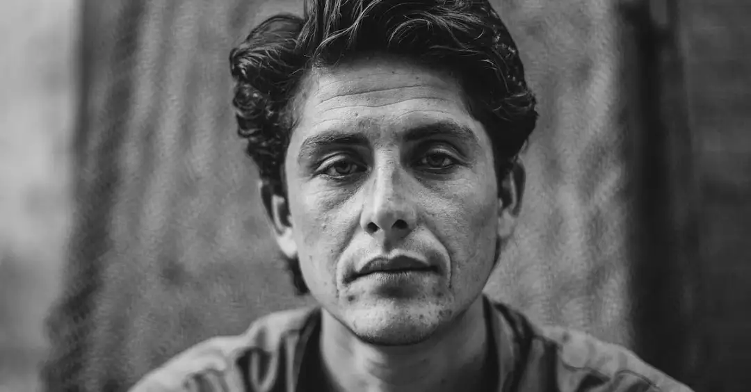 Thomas Brodie-Sangster nadal wygląda jak dawniej w „To właśnie miłość”