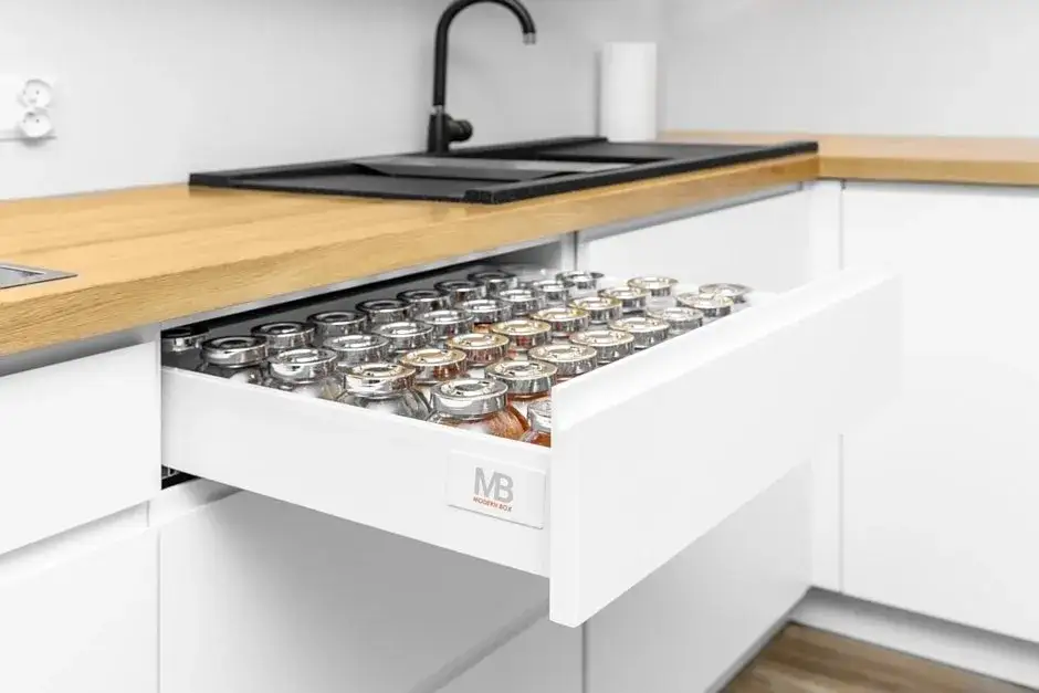 Gdzie trzymać przyprawy w kuchni, by zachować ich smak i aromat?