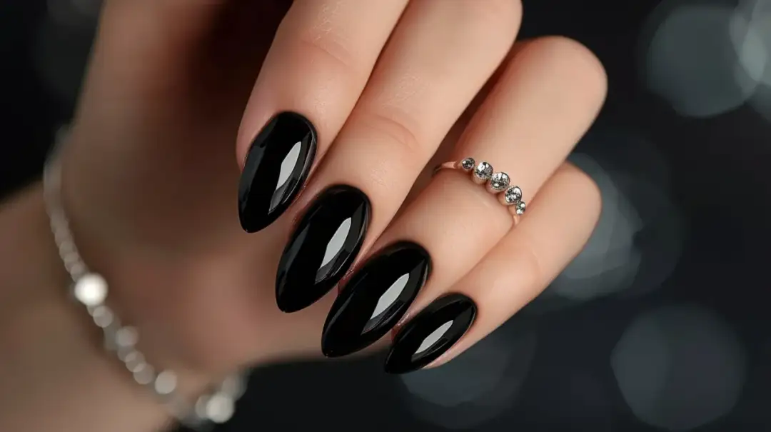 Hybryda czarna - elegancja i trwałość w jednym, idealna na wieczór