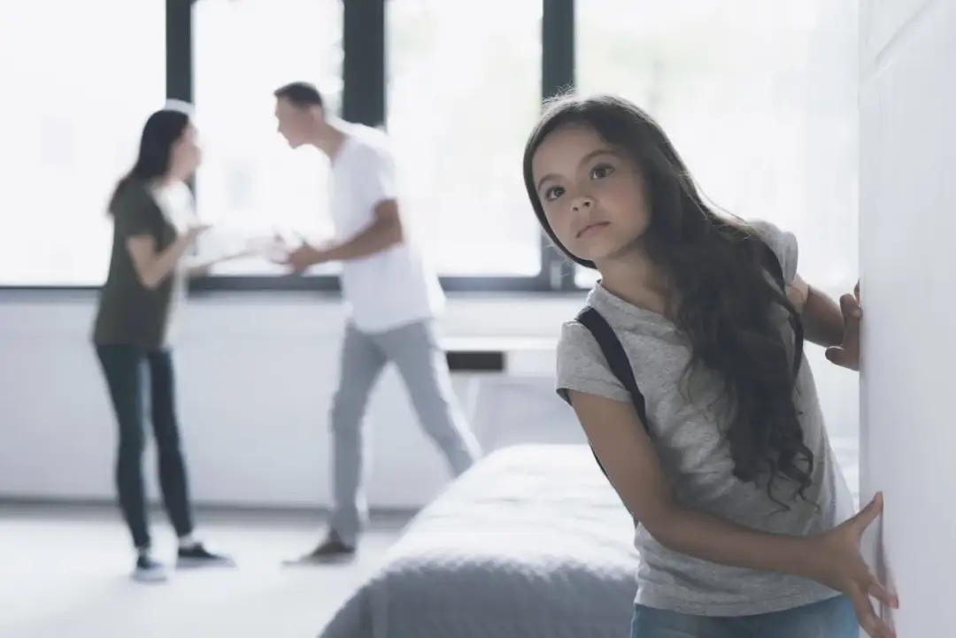 Czy można wyrzucić dorosłe dziecko z domu? Poznaj swoje prawa i konsekwencje