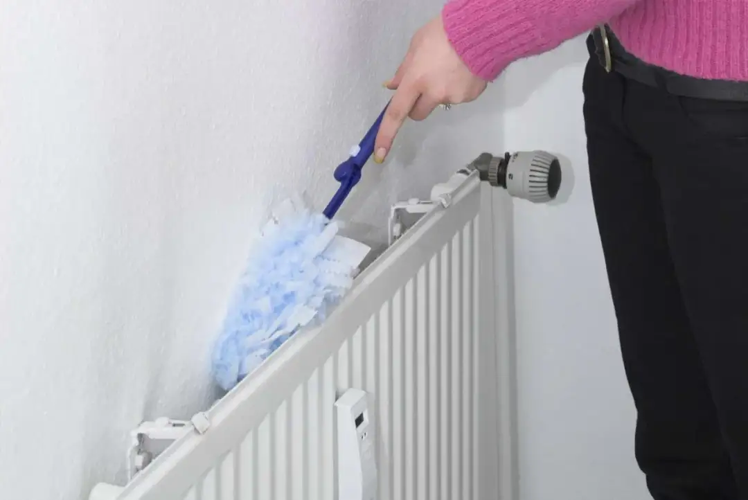 Czym wyczyścić grzejnik, aby uniknąć trudnych plam i kurzu?