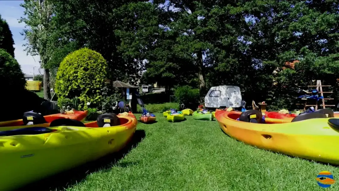 Superkajak: Wypożyczalnia kajaków i spływy kajakowe w Kaszubach