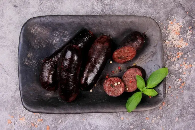 Czy kaszankę można mrozić? Sprawdź, jak to zrobić poprawnie i bezpiecznie.