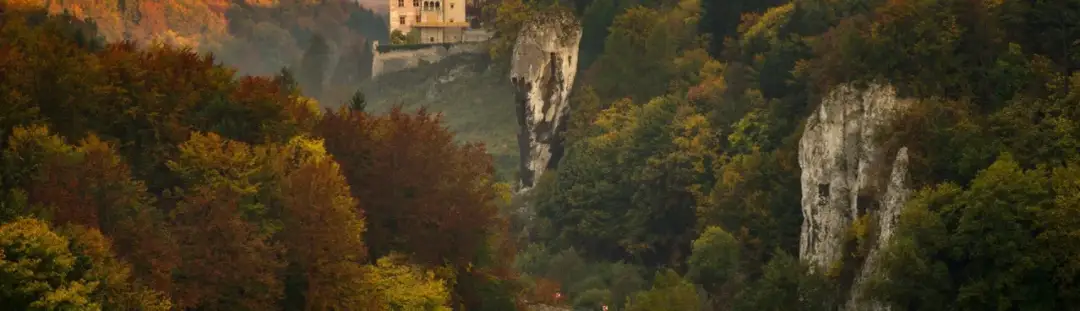 Gdzie leży Ojcowski Park Narodowy? Odkryj jego lokalizację i atrakcje
