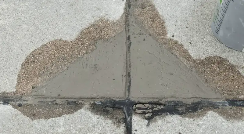 Naprawa posadzki betonowej: 5 skutecznych metod dla majsterkowiczów