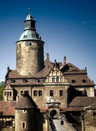 Łomnica Dolny Śląsk – co warto zobaczyć, historia i praktyczne porady dla turystów