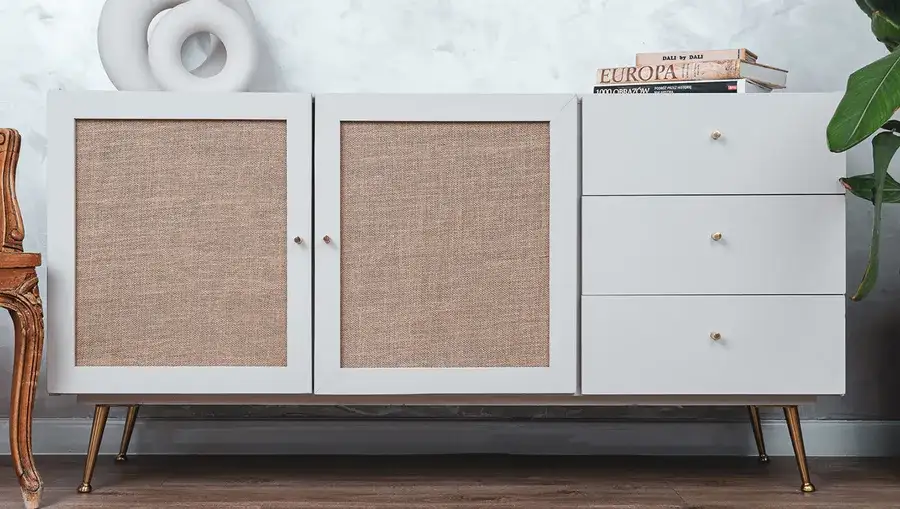 Jak dorobić drzwiczki do szafki - proste kroki, które ułatwią zadanie