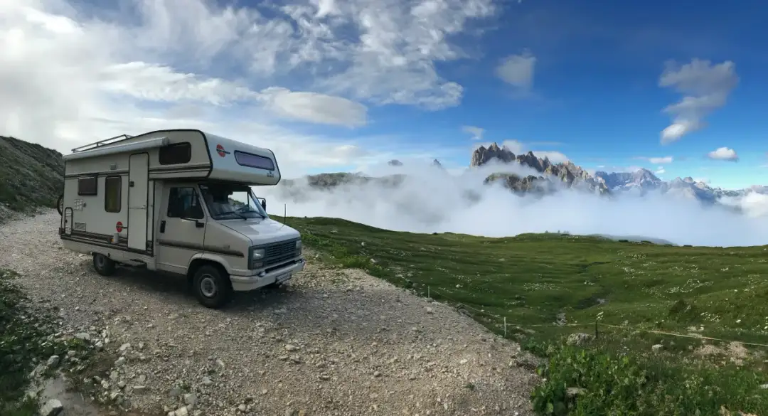 Podróż kamperem po Włoszech – wolność odkrywania na własnych zasadach