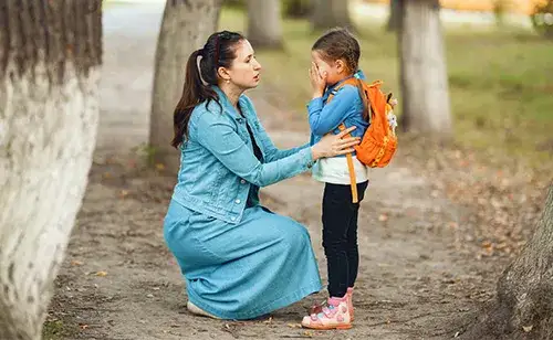 Jak pomóc dziecku z fobią szkolną: 10 skutecznych metod