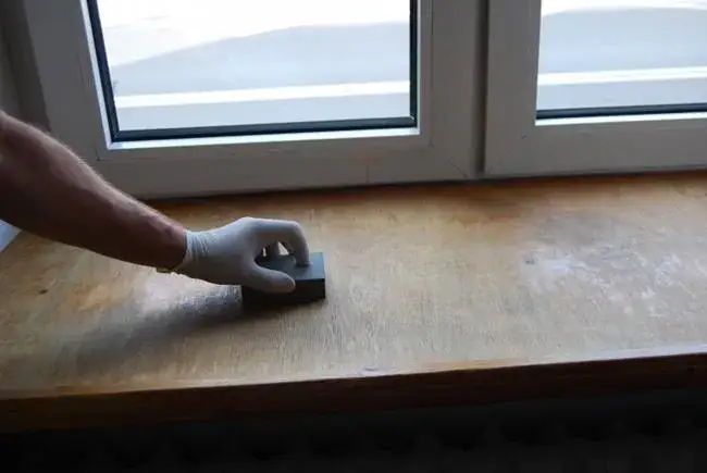 Jak tanio i profesjonalnie odnowić parapet wewnętrzny bez stresu i dodatkowych kosztów