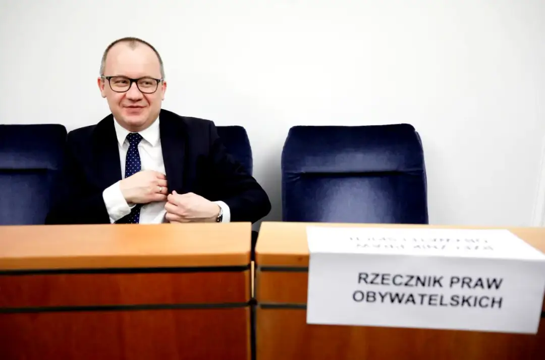 Demokracja hybrydowa: Jak wpływa na stabilność polityczną i opozycję