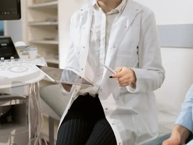 Co to jest ginekolog? Kluczowe informacje o jego roli w zdrowiu kobiet