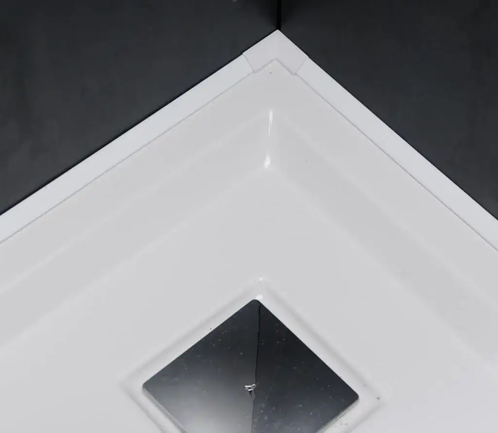 Listwy do uszczelnienia brodzika: montaż i korzyści w łazience