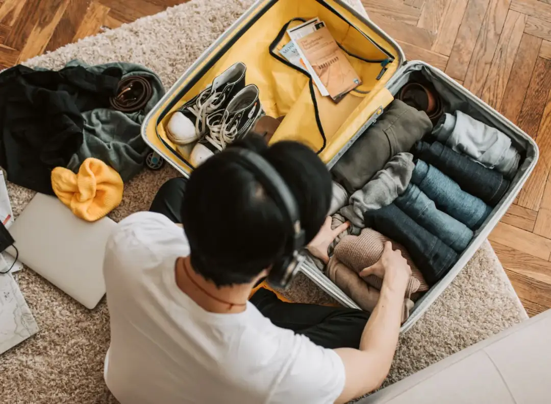 Ile naprawdę kosztuje dokupienie walizki na lotnisku? Sprawdź, jak uniknąć wysokich opłat!