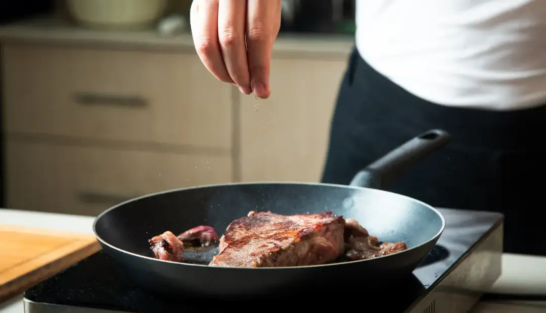Na czym smażyć wołowinę, aby uzyskać doskonały smak i teksturę