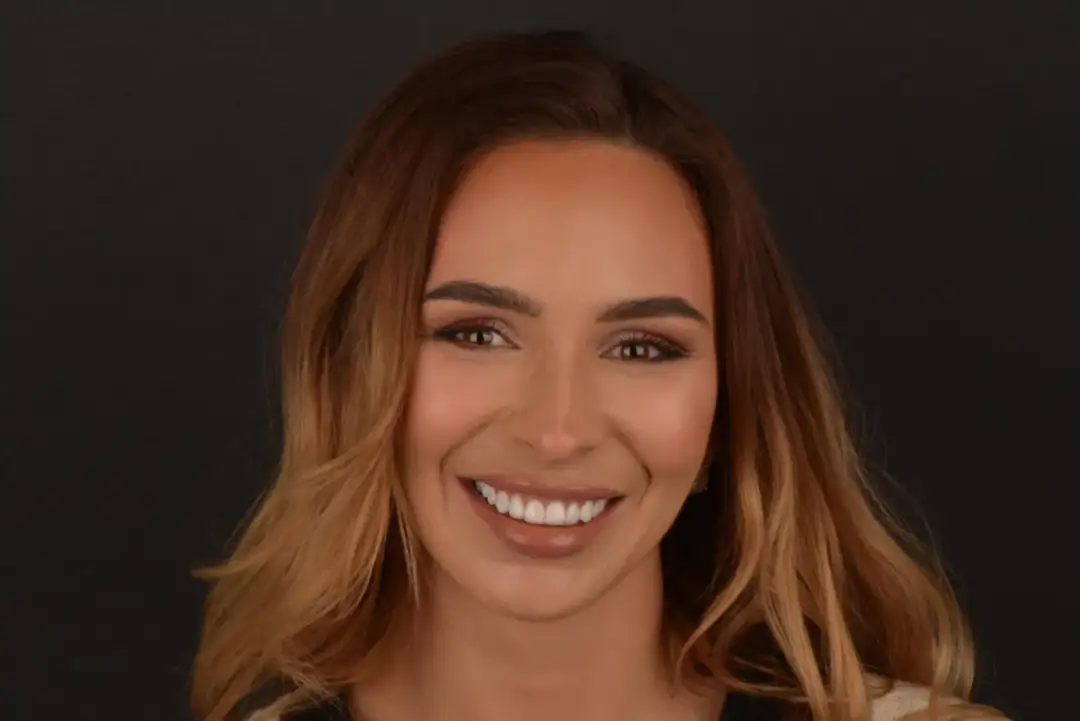 Ile kosztuje wybielenie zębów u dentysty? Ceny, metody i porady