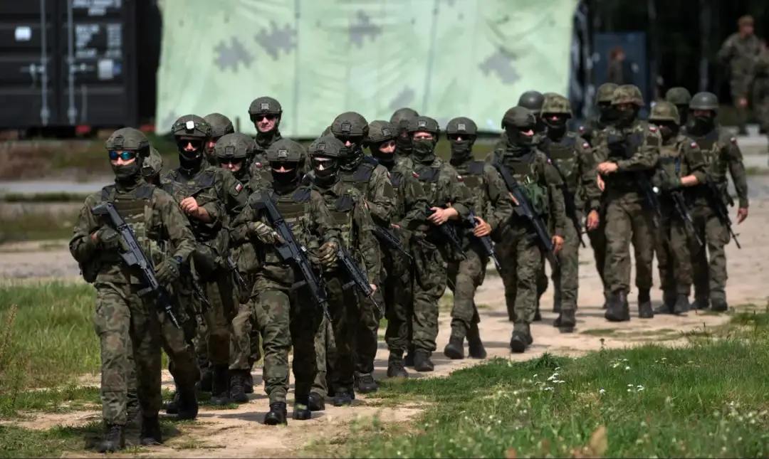 Ile zarabia kapral w wojsku? Zaskakujące fakty o wynagrodzeniach