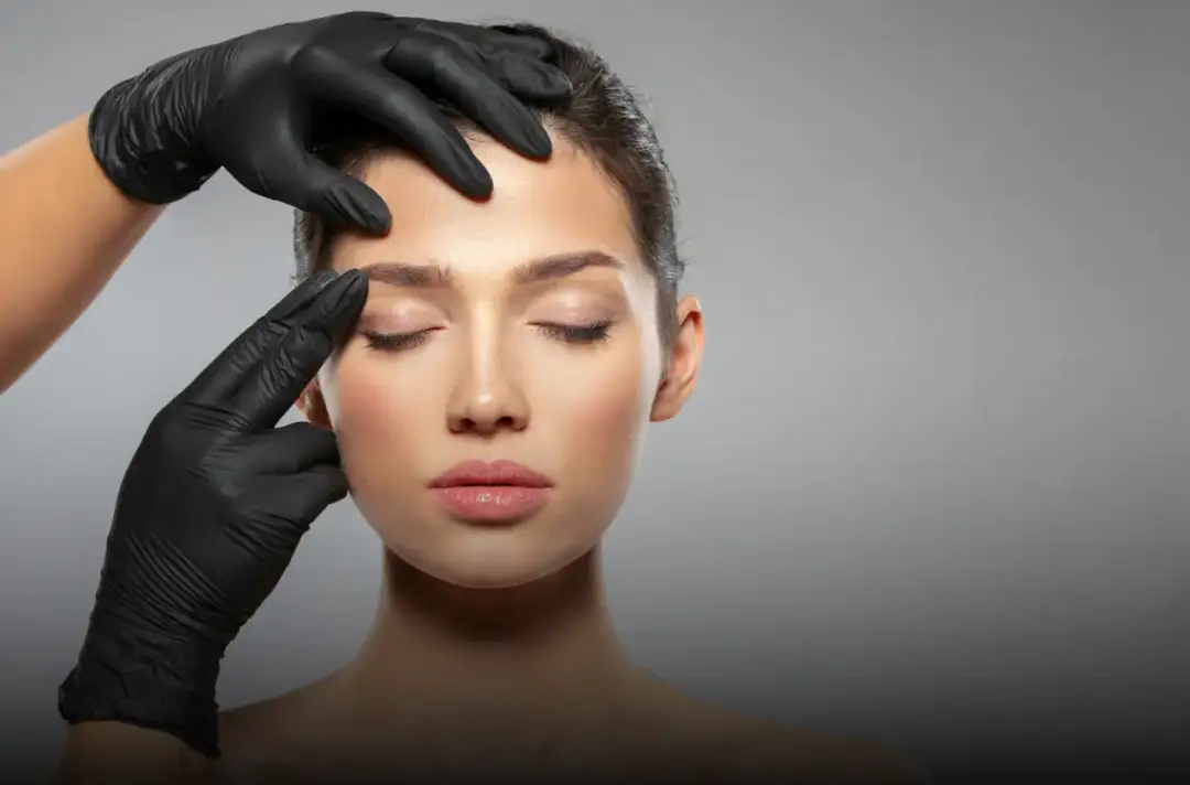 Laser frakcyjny kiedy robić? Sprawdź, aby uniknąć błędów w zabiegu