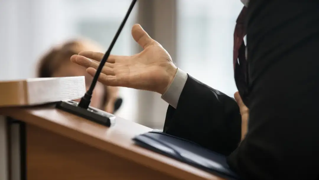 Ile trwa przesłuchanie świadka w sądzie? Zaskakujące fakty i czynniki