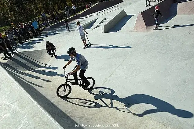 Skatepark Bielany - najlepsze miejsce do jazdy na deskorolce w Warszawie
