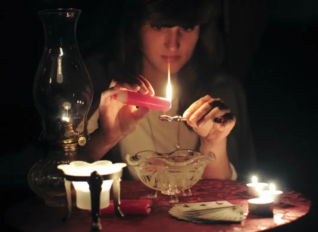 Co napisać na wróżbach andrzejkowych? Odkryj zabawne przepowiednie