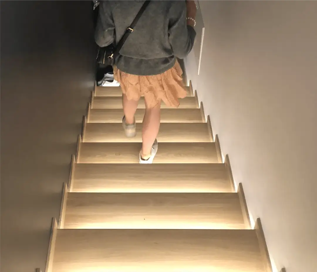 Jaka taśma LED do schodów - wybierz najlepsze oświetlenie dla bezpieczeństwa