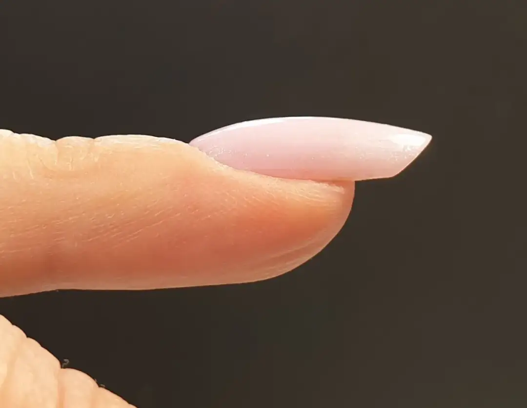 Co to apex paznokcie i jak wpływa na ich trwałość i wygląd?