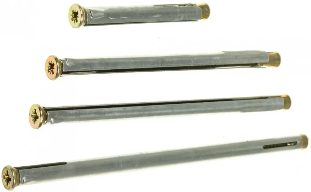 Jak poprawnie wybrać kołki do montażu drzwi zewnętrznych: pełen poradnik