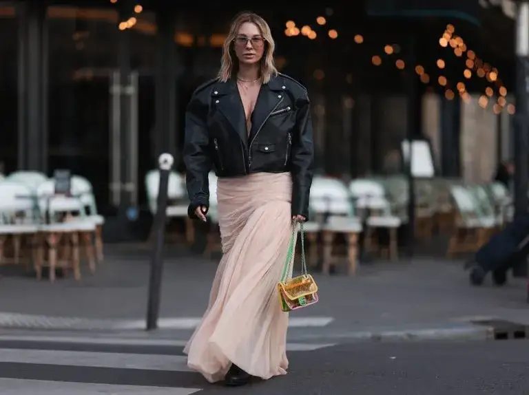 Tiulowa spódnica z czym łączyć – najlepsze stylizacje na każdą okazję