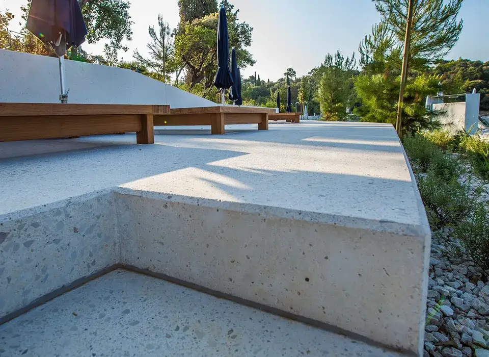 Jaki beton na wylewkę tarasu? Wybierz najlepsze rozwiązanie dla trwałości.