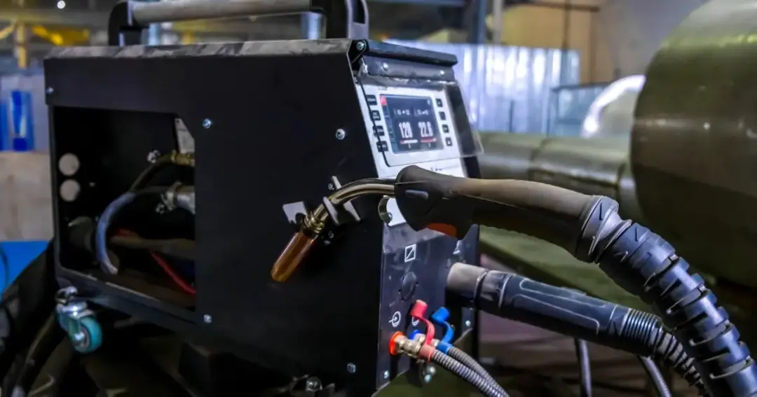 Migomat do czego służy – poznaj jego zastosowania i zalety w spawaniu