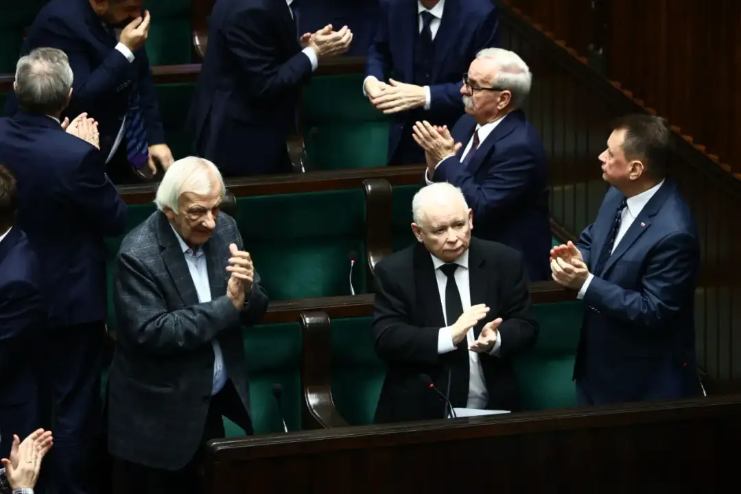 Ile zarabia Jarosław Kaczyński? Szokujące szczegóły jego dochodów