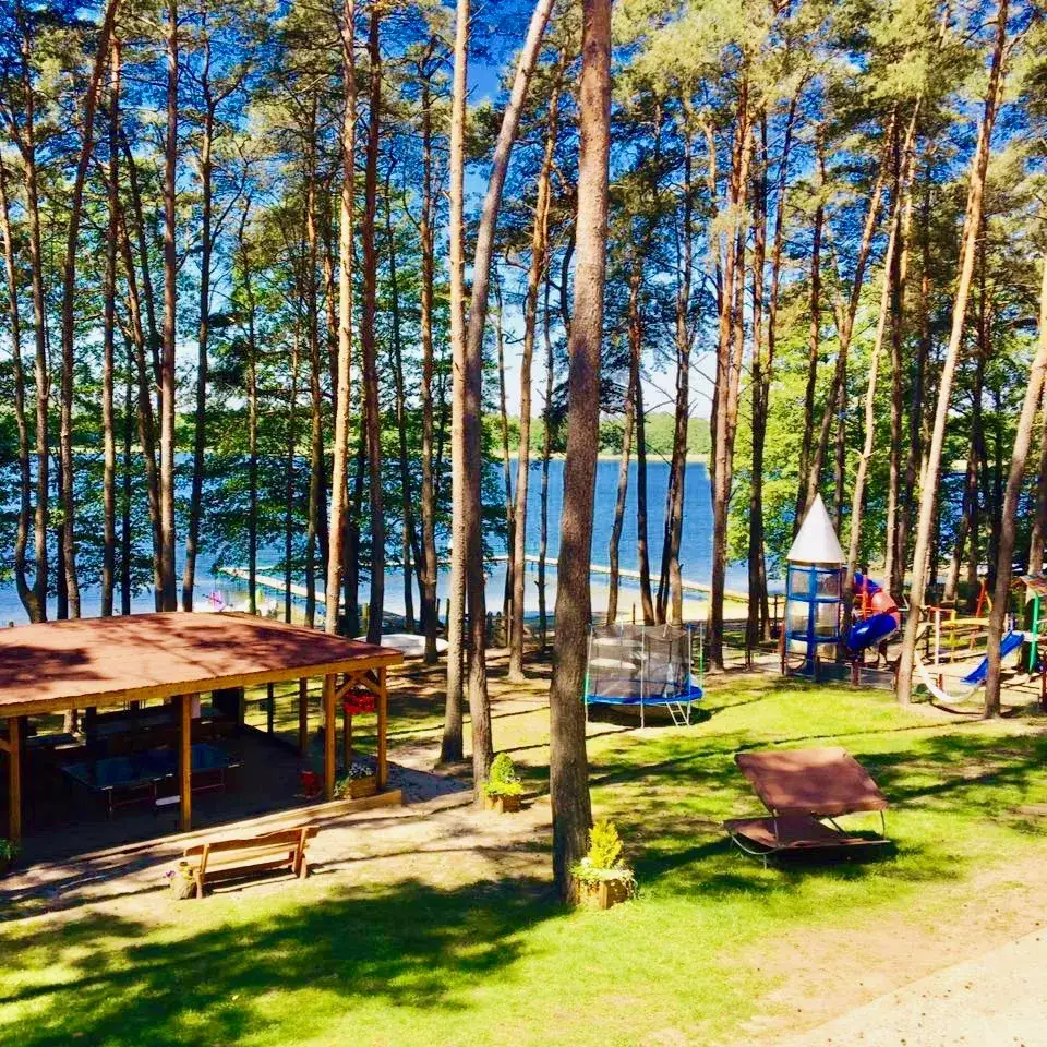 Wypoczynek nad jeziorem w Zachodniopomorskiem: najlepsze miejsca i atrakcje