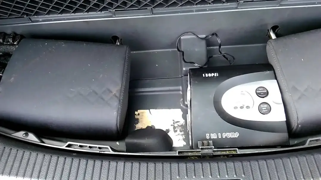 Gdzie dokładnie jest koło zapasowe w VW Touran? Sprawdź lokalizację i uniknij problemów!