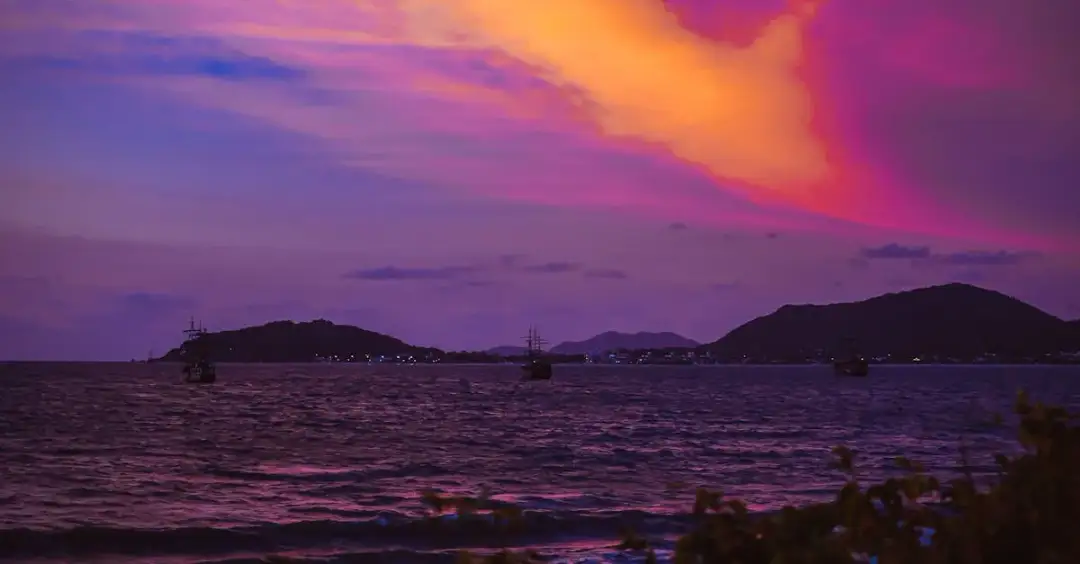 La Mer – Tłumaczenie i analiza utworu: Co kryje się za jego słowami i muzyką?