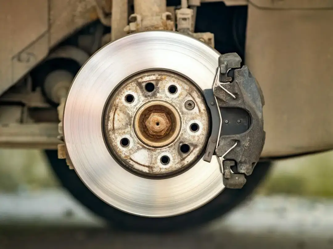 Zapowietrzone Hamulce: Jak Rozpoznać Objawy i Jak Je Naprawić?