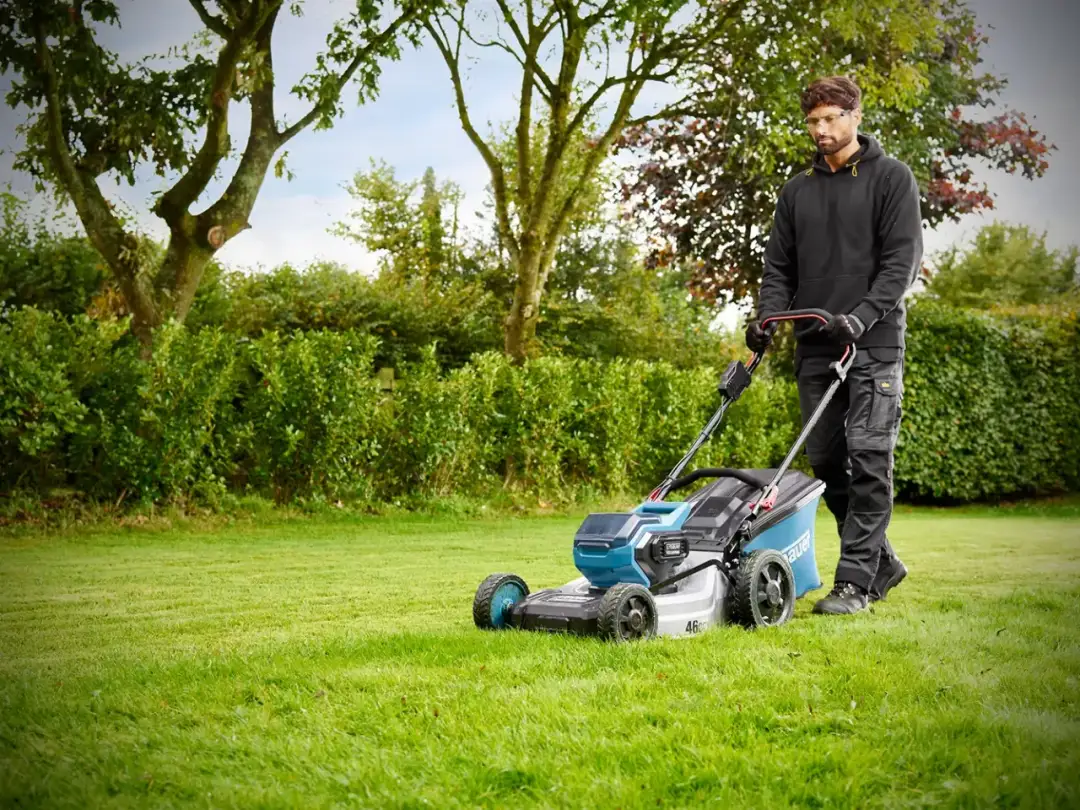 Jak odpalić kosiarkę po zimie i uniknąć problemów z uruchomieniem