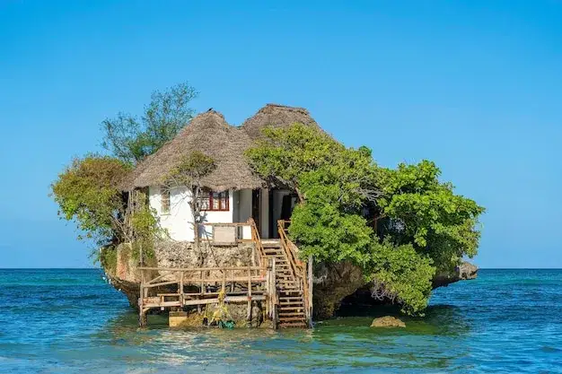 Ekskluzywne domki na wodzie w Zanzibarze: najlepsze miejsca na nocleg
