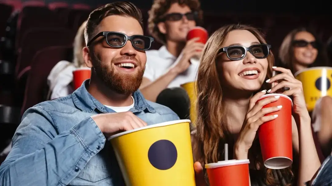 Czy do kina można wnosić własne jedzenie? Zaskakujące zasady!