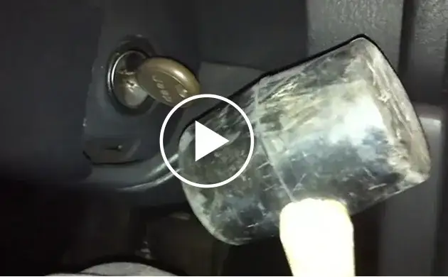 Jak bezpiecznie i skutecznie wyciągnąć kluczyk ze stacyjki samochodu