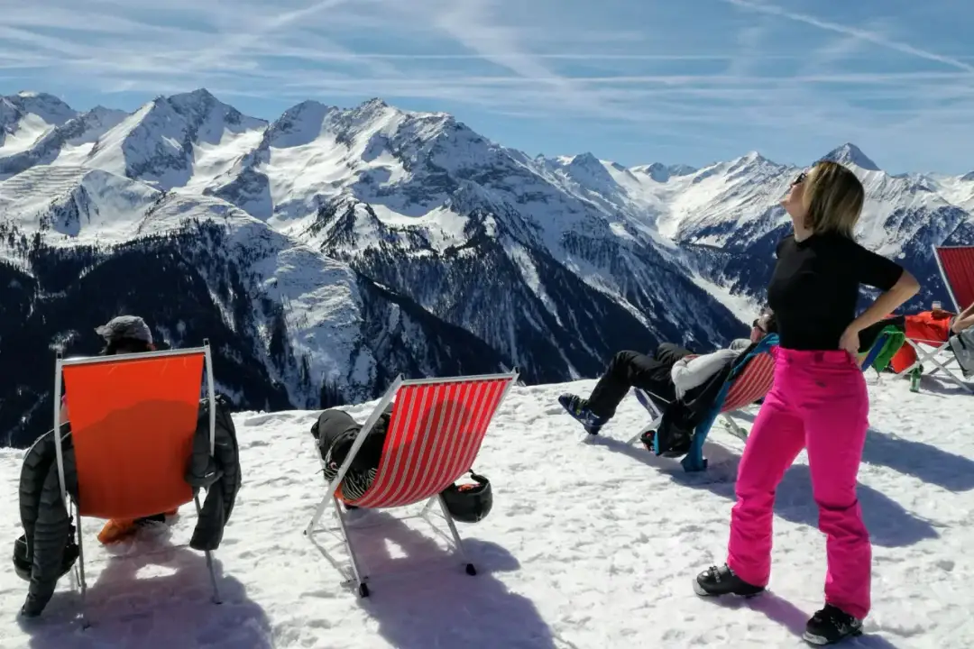 Gdzie na narty w kwietniu? Odkryj najlepsze stacje narciarskie z śniegiem