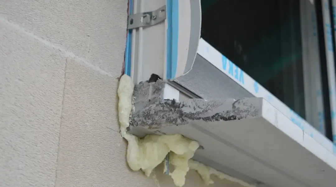 Ciepły montaż okien: Kluczowe zalety i ukryte wady rozwiązania