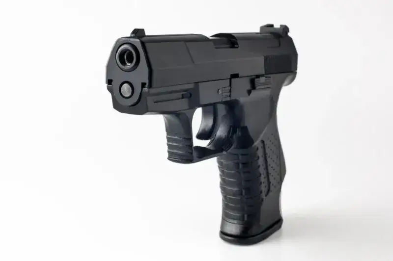 Kto może mieć pozwolenie na broń? Sprawdź wymagania i zasady