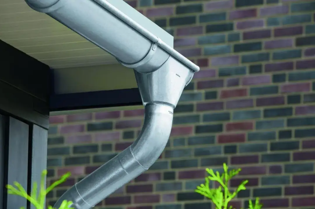 Jak łączyć rynny tytan-cynk: 5 skutecznych metod i wskazówki