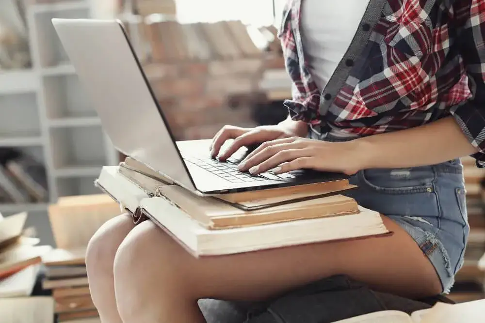 Jaki język jest najłatwiejszy do nauki dla Polaków? Oto odpowiedzi