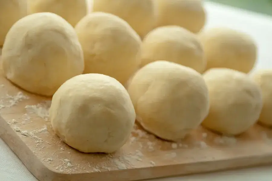 Jak zrobić idealne knedle: przepis na pyszne danie krok po kroku