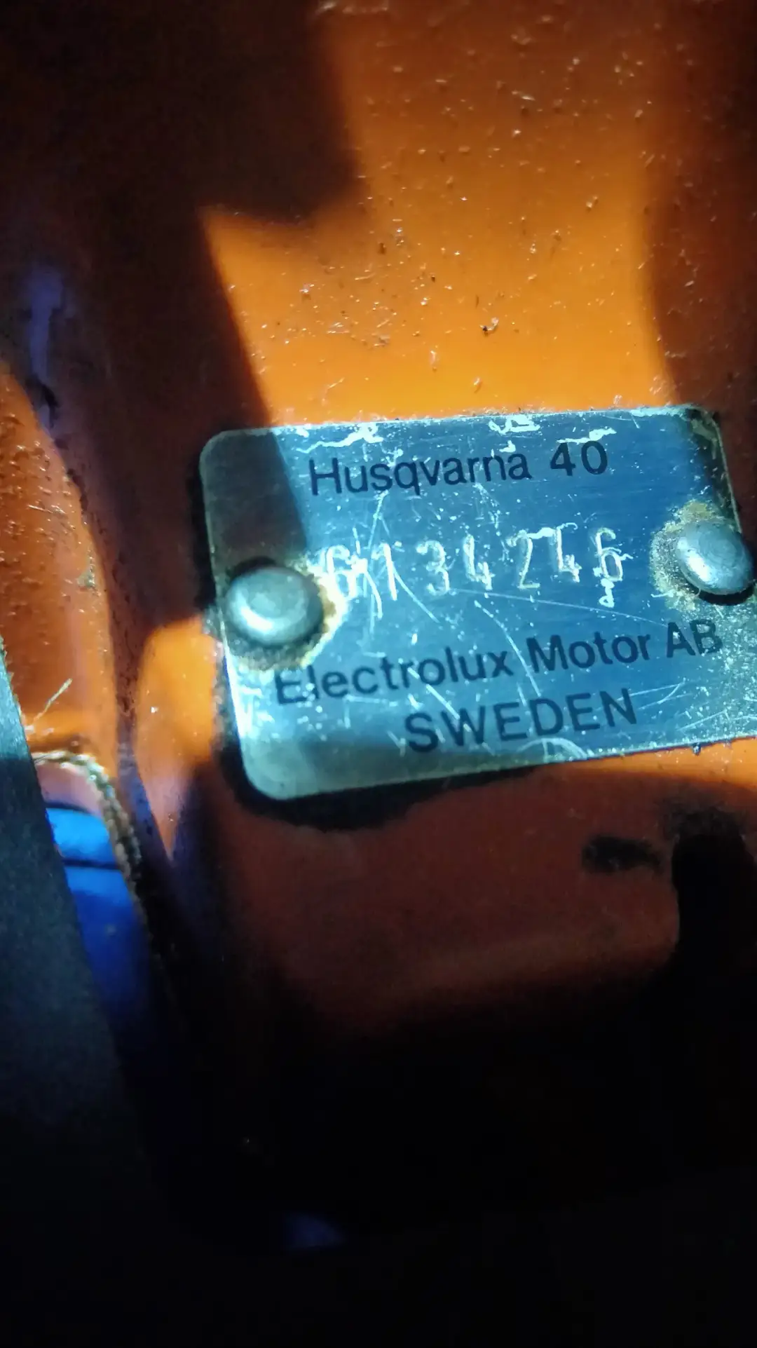 Jak sprawdzić rok produkcji pilarki Husqvarna i uniknąć problemów