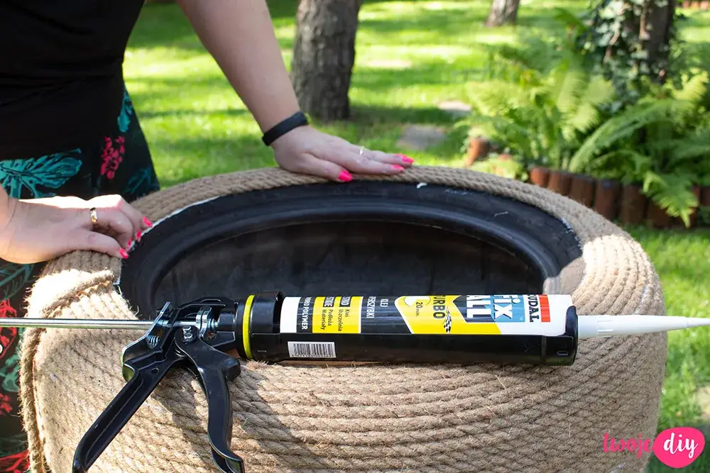 Jak zrobić kwietniki z opon: 8 prostych kroków DIY + porady